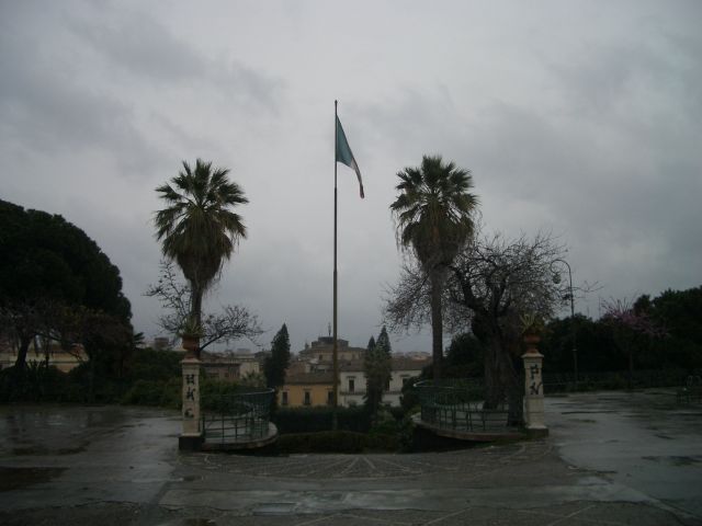 small - Catania park in the rain