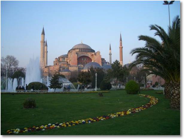 small - Turkey - Istanbul - Aya Sofia and garden